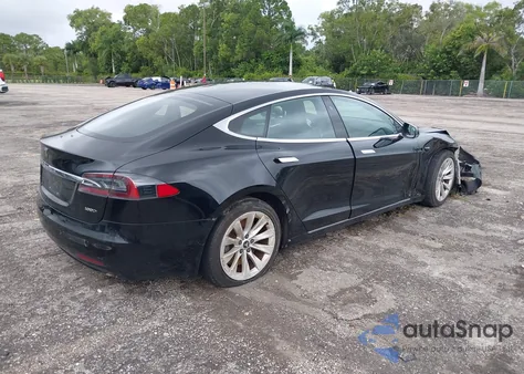 2017 Tesla Model S 100D/60D/75D/90D/P100D z USA, uszkodzony, nr VIN 5YJSA1E25HF215795